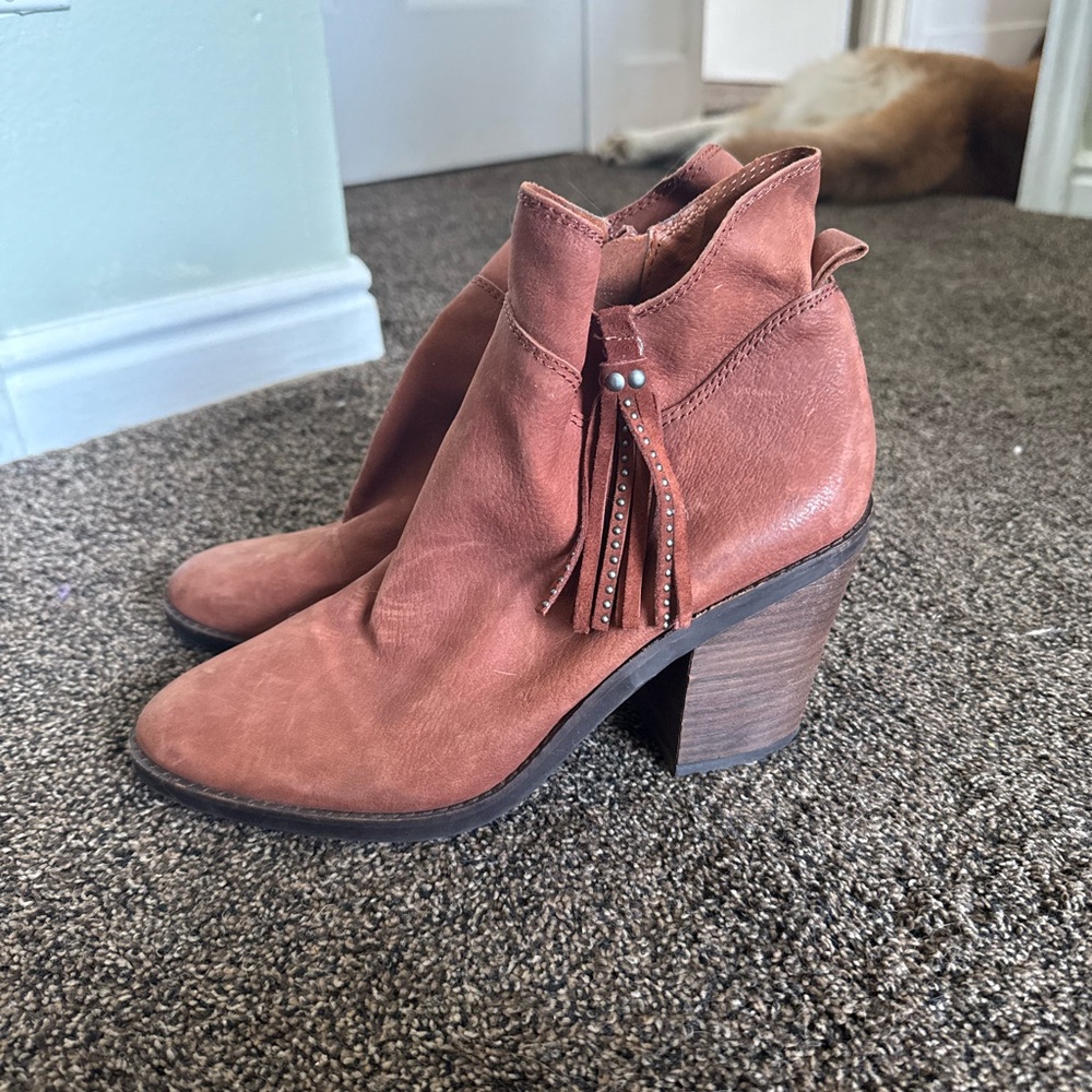 Lucky Brand Rust Brown Suede Tassel Ankle Boots
